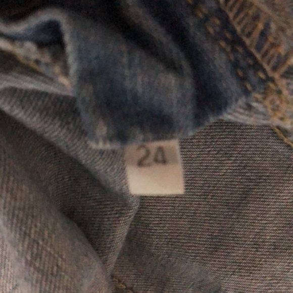 Alice & You 
Distressed Denim Shorts
Size 24 - Picture 3 of 4